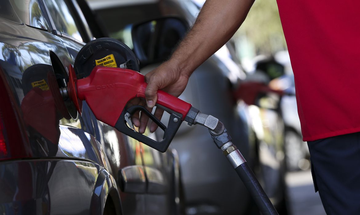 Natal começa semana com a gasolina mais cara entre as capitais do Nordeste