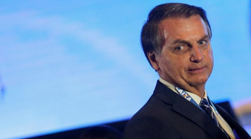 ‘Vi uma carreata de uns 10 carros’, diz Bolsonaro sobre atos por impeachment