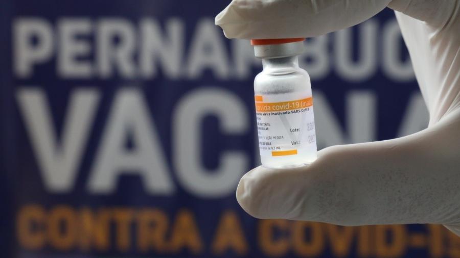 Insumos para CoronaVac chegam até o fim da semana, diz Pazuello