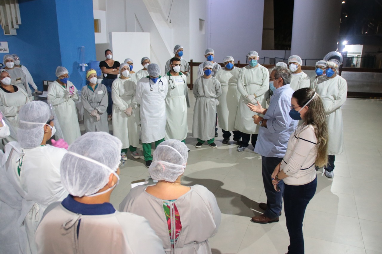 Natal recebe novos lotes de vacina e mais 13 pacientes do Amazonas