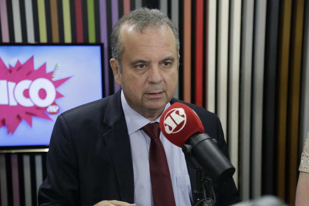 Ministro Rogério Marinho concede entrevista ao Pânico da Jovem Pan