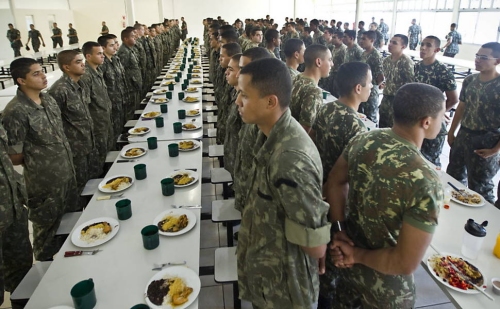 Defesa divulga nota sobre custos de alimentação de militares