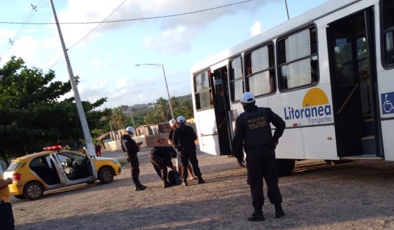 Polícia apreende drogas em abordagem a ônibus em Nísia Floresta