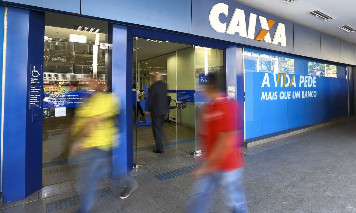 Caixa vai abrir 75 novas agências no país, anuncia Bolsonaro