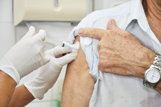 Natal finaliza a vacinação da 1ª dose dos idosos residentes em Instituições