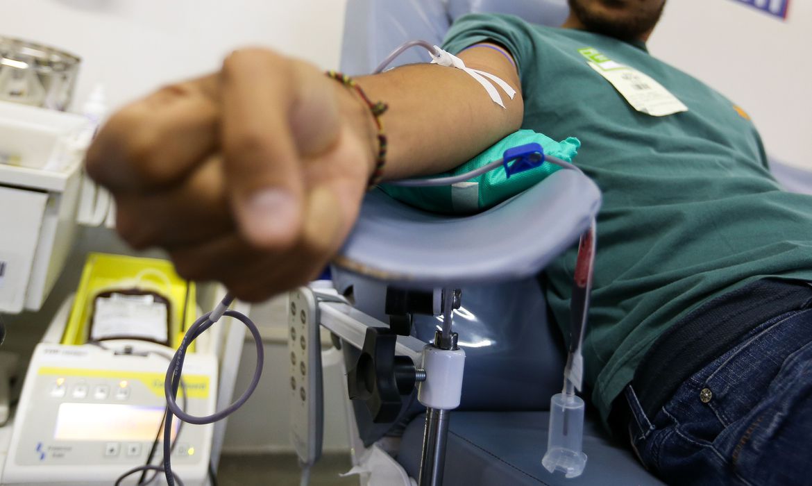 Associação off-road promove 'jipeata solidária' para doação coletiva de sangue