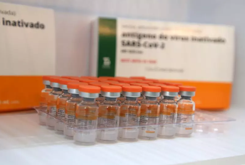 CoronaVac neutraliza mutações da covid-19, diz estatal chinesa