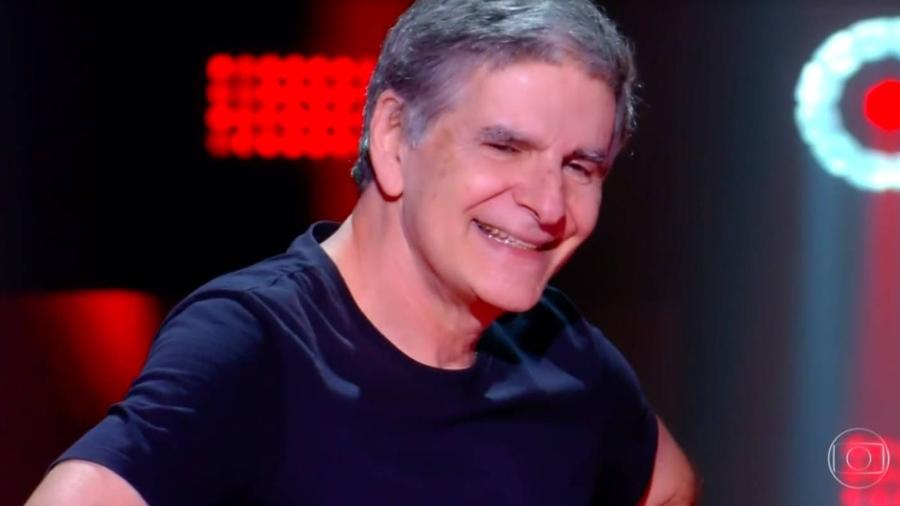 VÍDEO: Ex-apresentador da ESPN surpreende colegas cantando no The Voice +