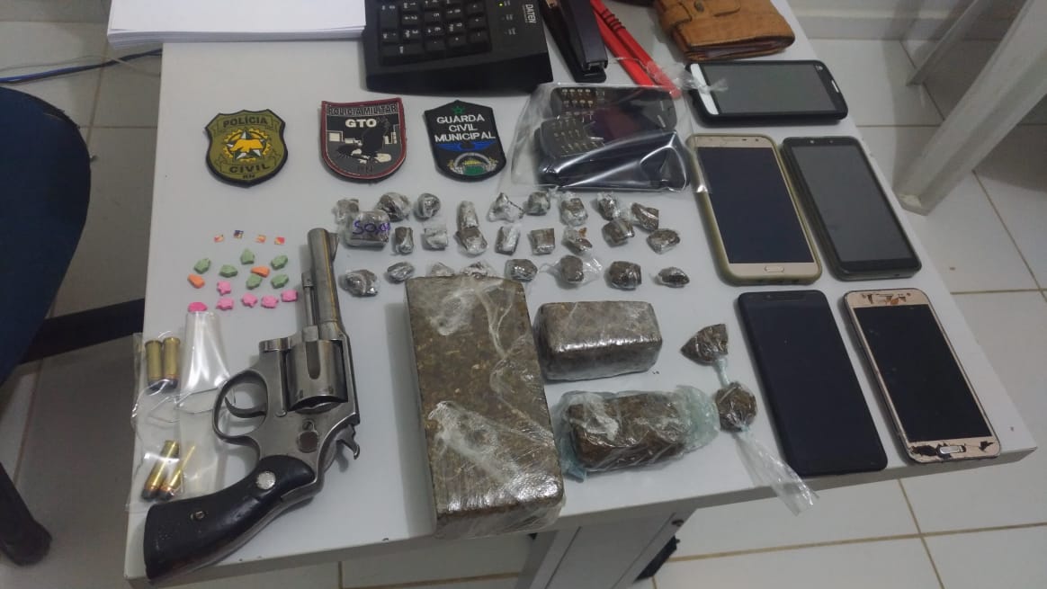 Polícia prende três e apreende revólver, maconha, ecstasy e LSD no RN