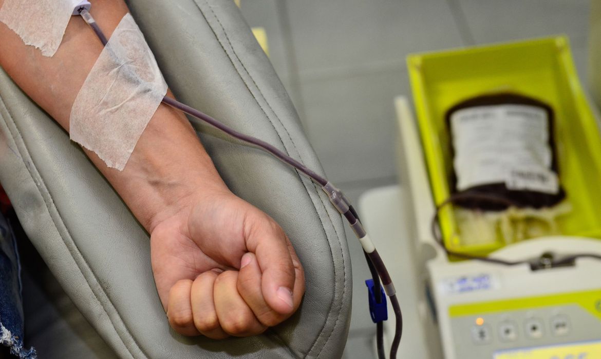 Ministério da Saúde incentiva doação de sangue antes de imunização contra covid