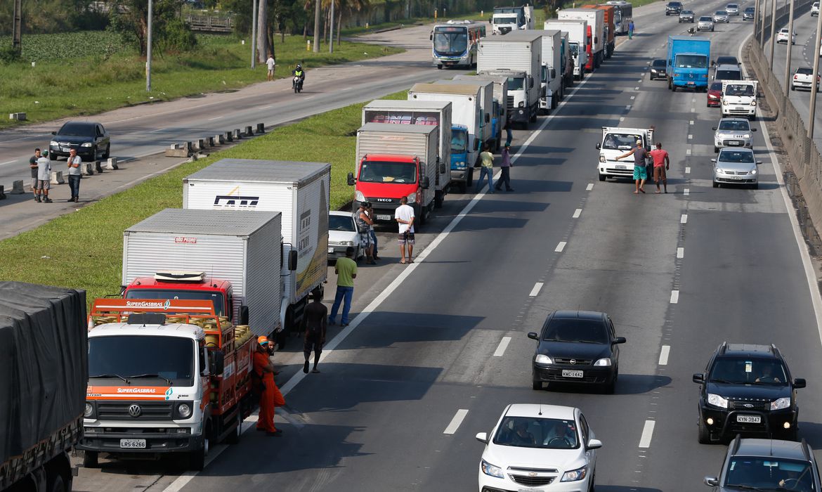 Greve dos caminhoneiros fracassou por uso político, diz ministro de Bolsonaro