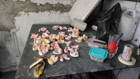 Laboratório que revendia próteses dentárias compradas de cemitérios é fechado