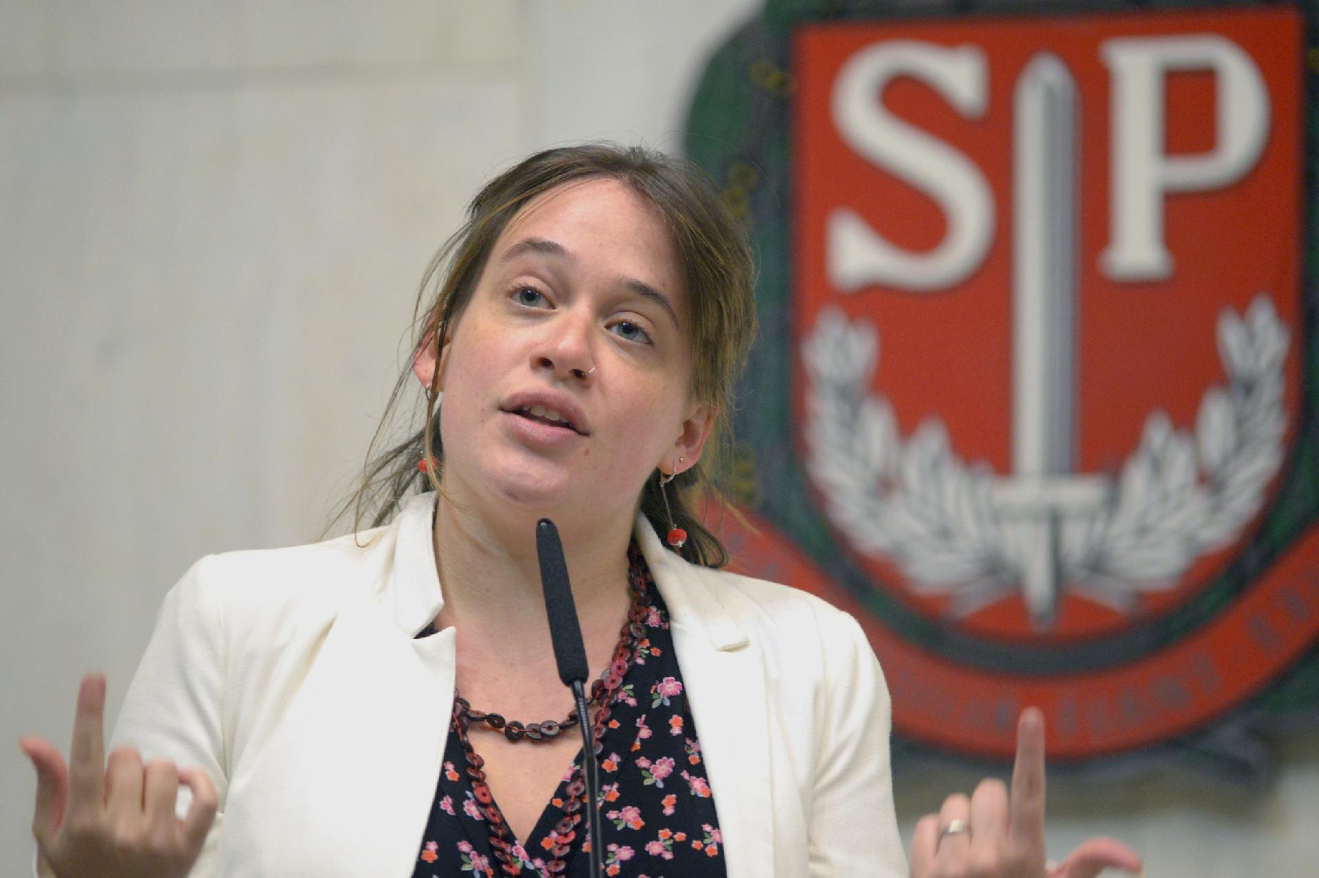 VÍDEO: Ato sobre deputada apalpada na Alesp é atacado com pornô e nazismo