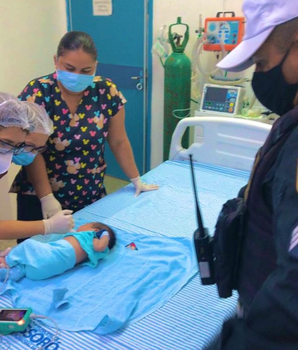 PMs salvam bebê engasgado durante patrulhamento em cidade do RN