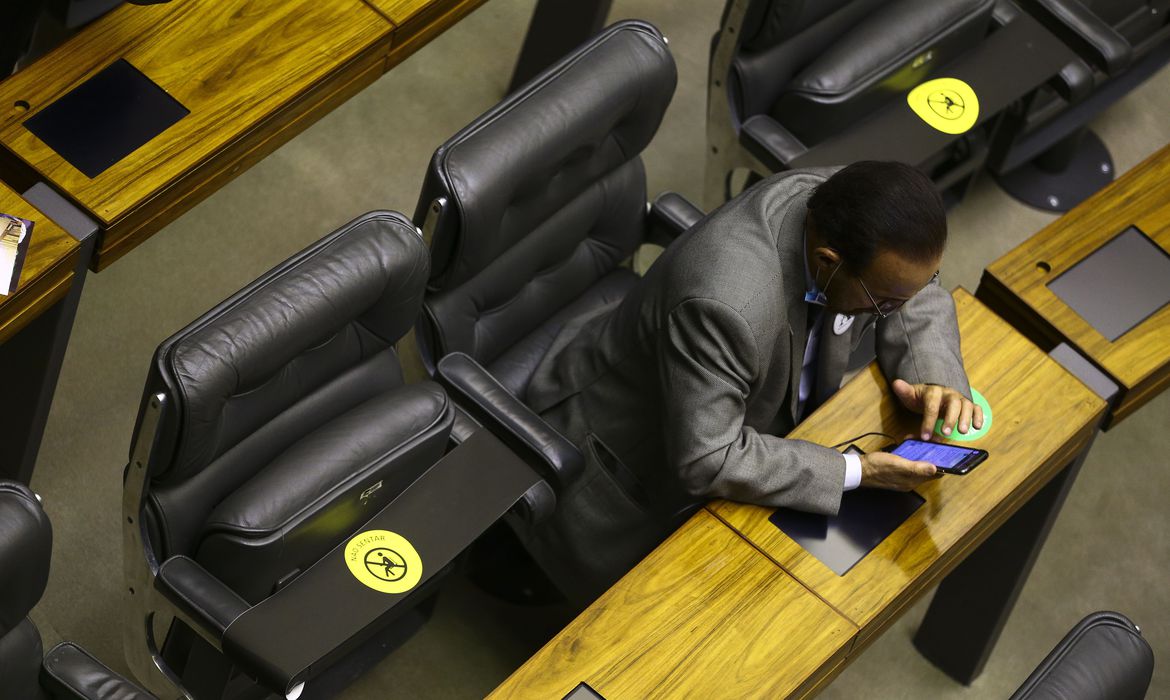 Começa sessão para definir Mesa Diretora da Câmara; assista ao vivo