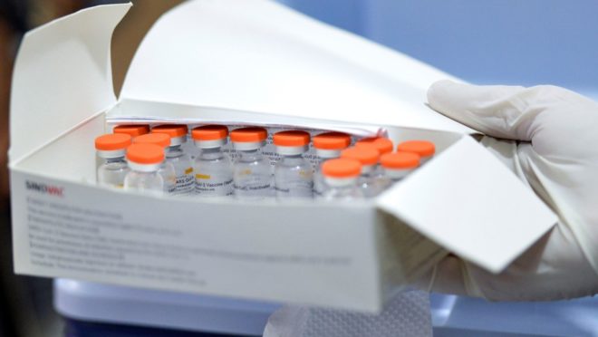 Covid-19: Butantan recebe insumos para 8,6 milhões de doses da vacina