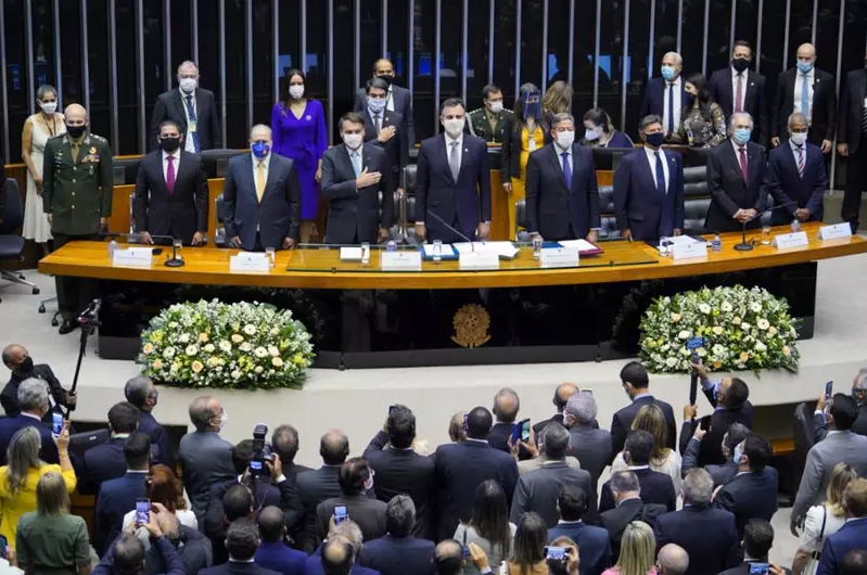 Com presença de Bolsonaro e Fux, Congresso abre ano legislativo