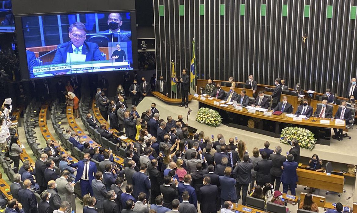 Bolsonaro pede aprovação de reformas em mensagem ao Congresso
