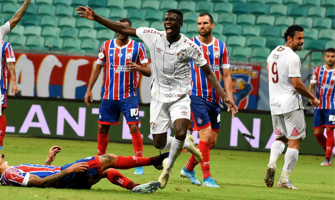 Fluminense vence Bahia e fica perto do G-4 do Campeonato Brasileiro