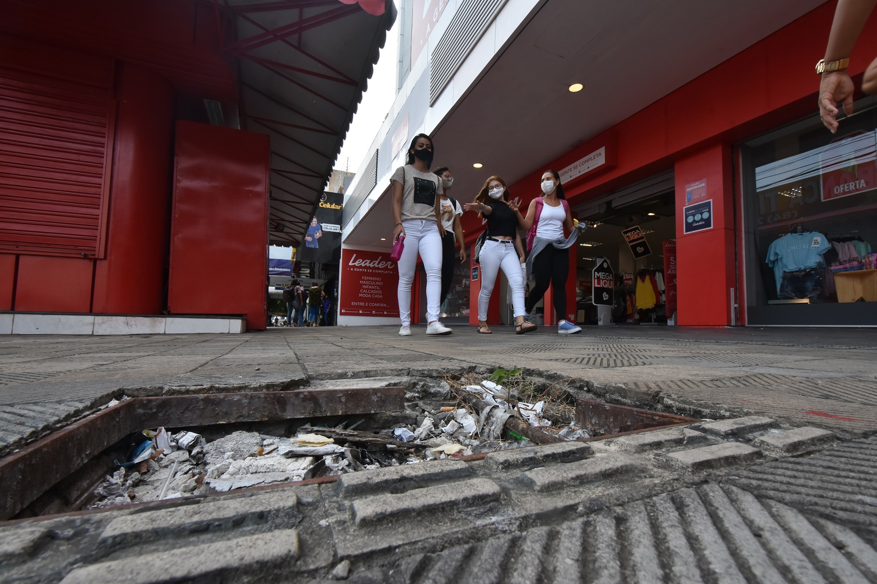 Prefeitura fará recuperação do calçadão da Av. Rio Branco