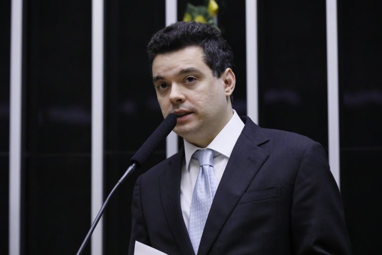Walter quer parcelamento das dívidas de Estados e Municípios com o INSS