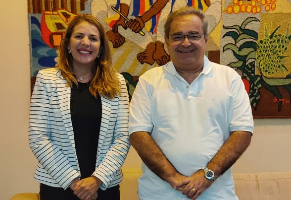 Nina assume liderança na Câmara, a convite do prefeito Álvaro Dias