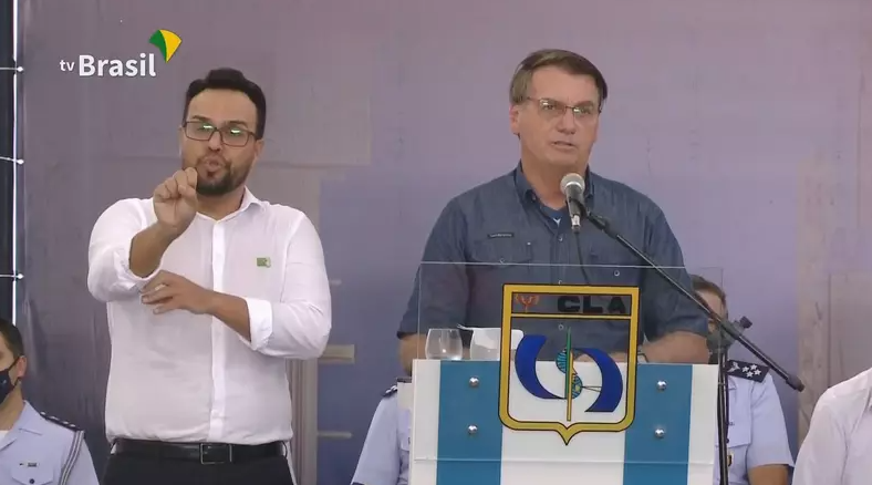 Bolsonaro volta a falar em extensão limitada do auxílio emergencial