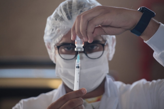 Prefeitura de Natal mantém vacinação contra covid-19 durante carnaval