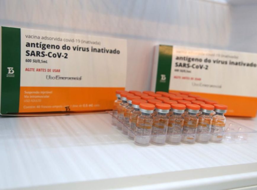 Saúde fecha compra de 54 milhões de doses da CoronaVac