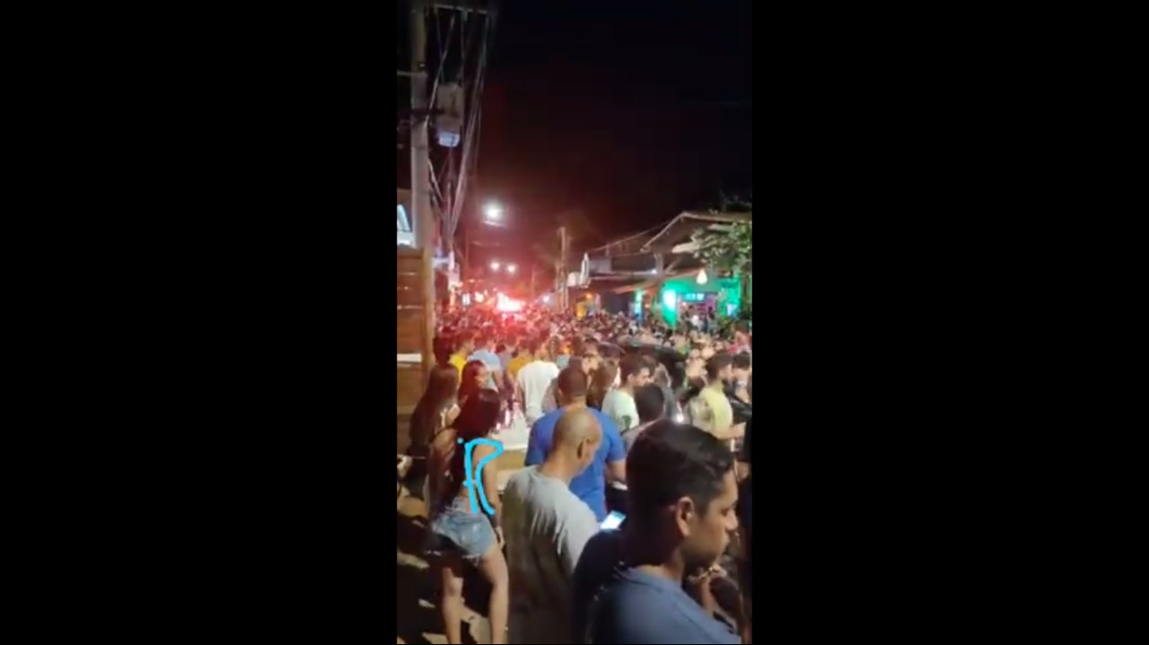 VÍDEO: Multidão ignora pandemia e se aglomera no Carnaval em Pipa