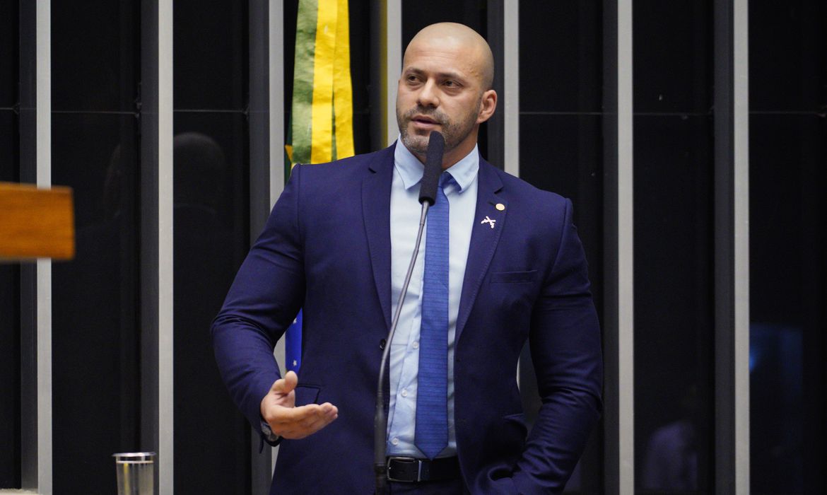 PGR denuncia deputado Daniel Silveira ao Supremo