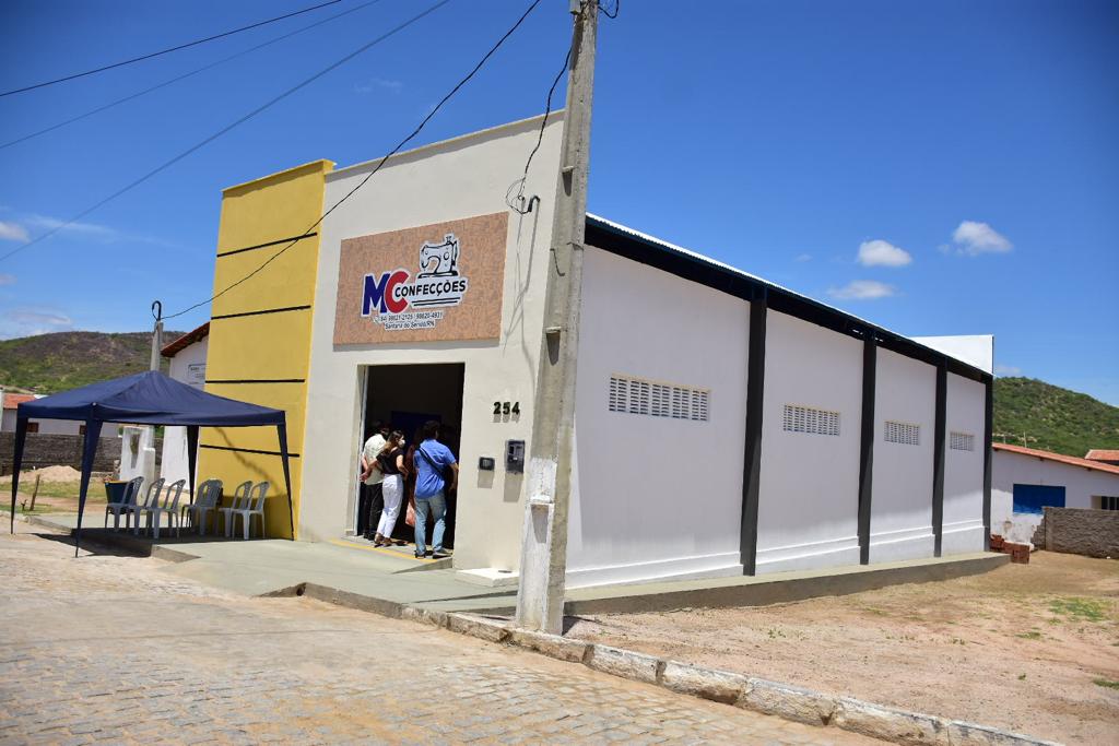 Com emenda de Cristiane, oficina de costura é inaugurada em Santana do Seridó