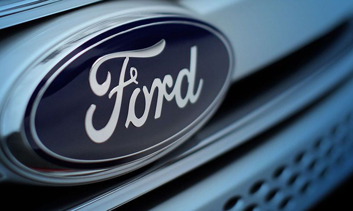 Ford suspende demissões e mantém negociação com trabalhadores