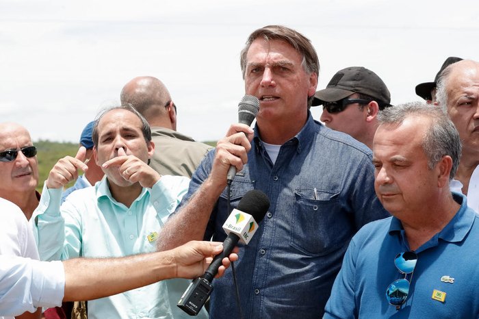 ‘Anuncio que teremos mudança, sim, na Petrobras’, confirma Bolsonaro