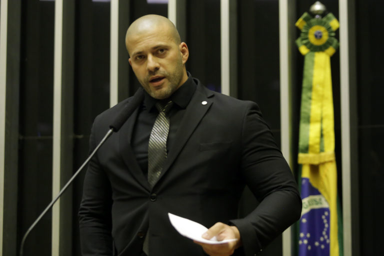 Advogado de Daniel Silveira diz que prisão é ilegal e deve ser revogada