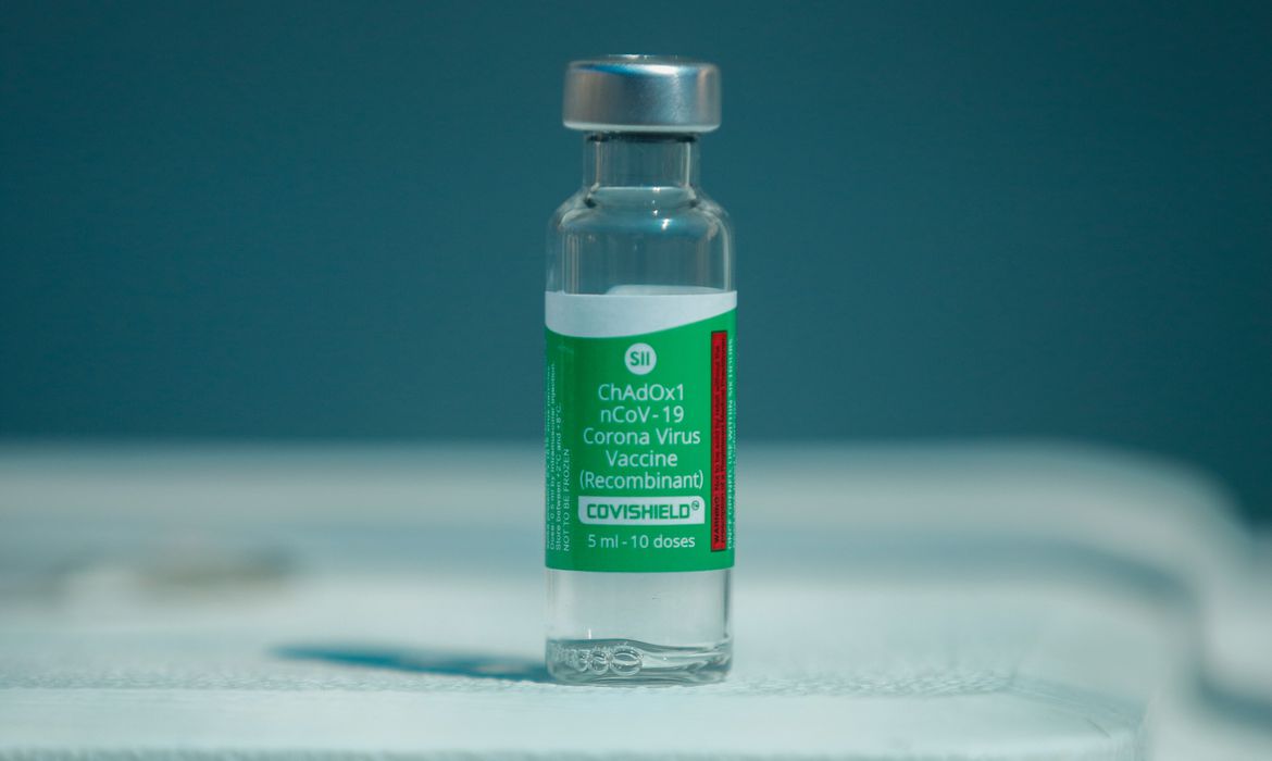 Voo com 2 milhões de doses de vacinas decola da Índia para o Brasil