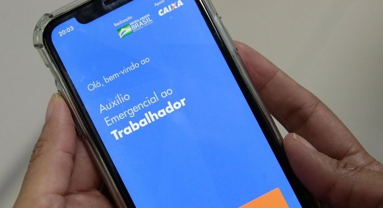 Auxílio emergencial deve ter até quatro parcelas de R$ 250