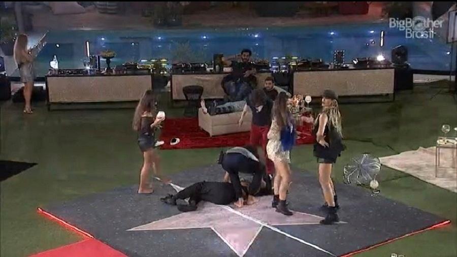 BBB21: Sister desmaia durante festa e é socorrida por brothers