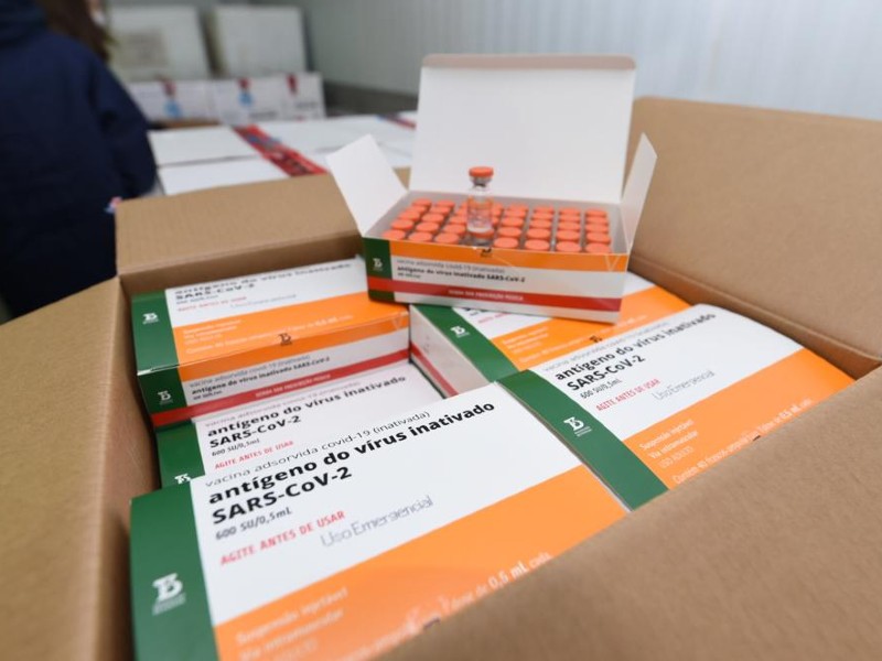 STF tem maioria para autorizar importação de vacinas sem aval da Anvisa