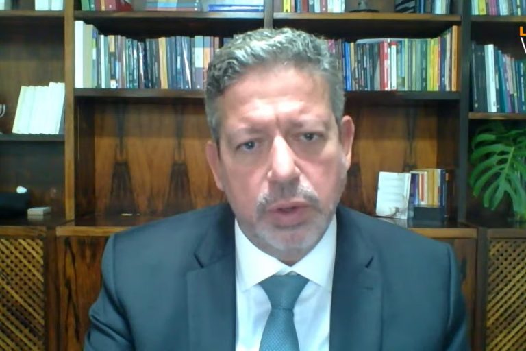 Crise no mercado sobre troca de comando da Petrobras é 'fabricada', diz Lira