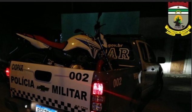 PM apreende adolescentes suspeitos de roubar moto em Natal e recupera veículo