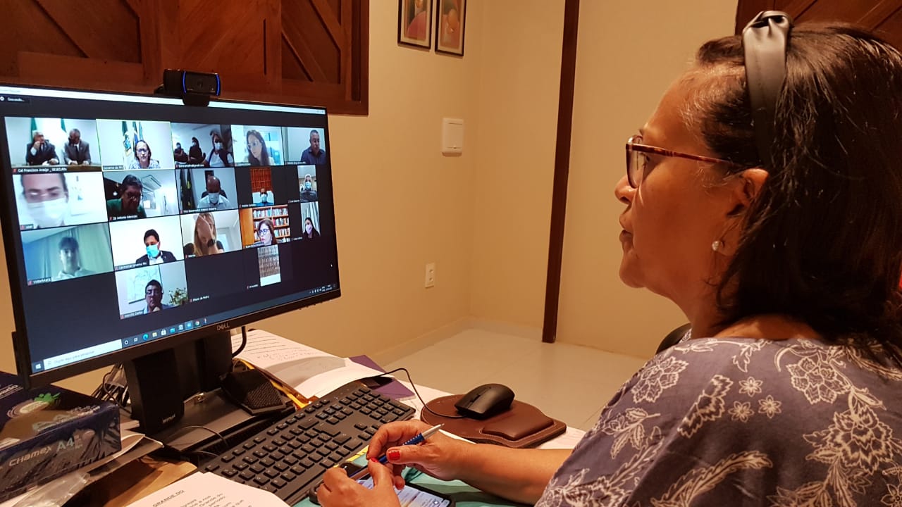 ‘Se quiserem adotar toque de recolher, que o façam’, diz Fátima a prefeitos