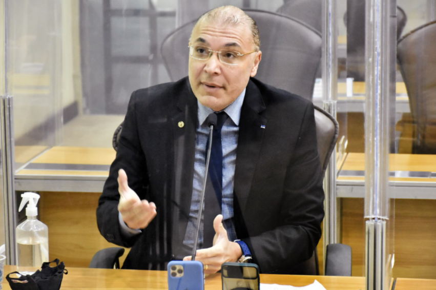 Deputado e médico rebate críticos da Ivermectina, cita estudos e defende uso