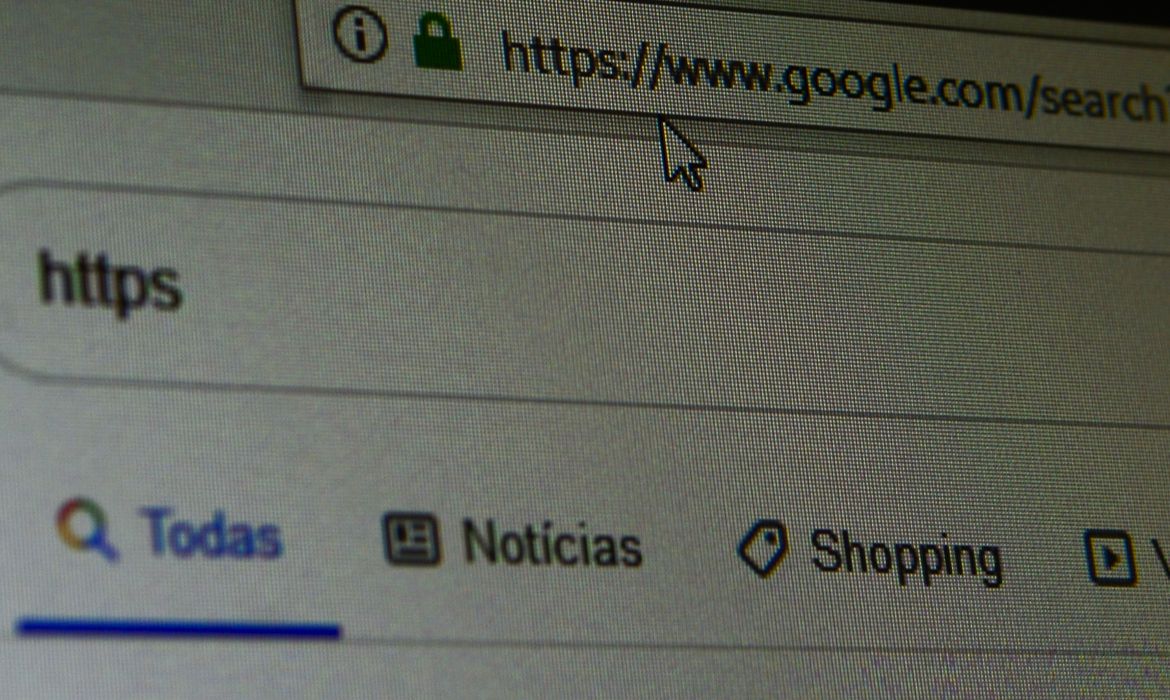Lei que dá acesso gratuito de estudantes à internet vai à sanção presidencial