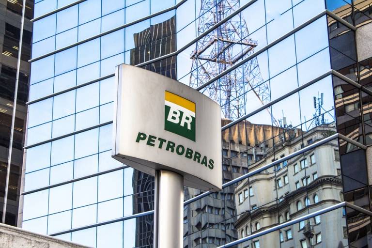 Petrobras tem lucro histórico entre empresas de capital aberto no país