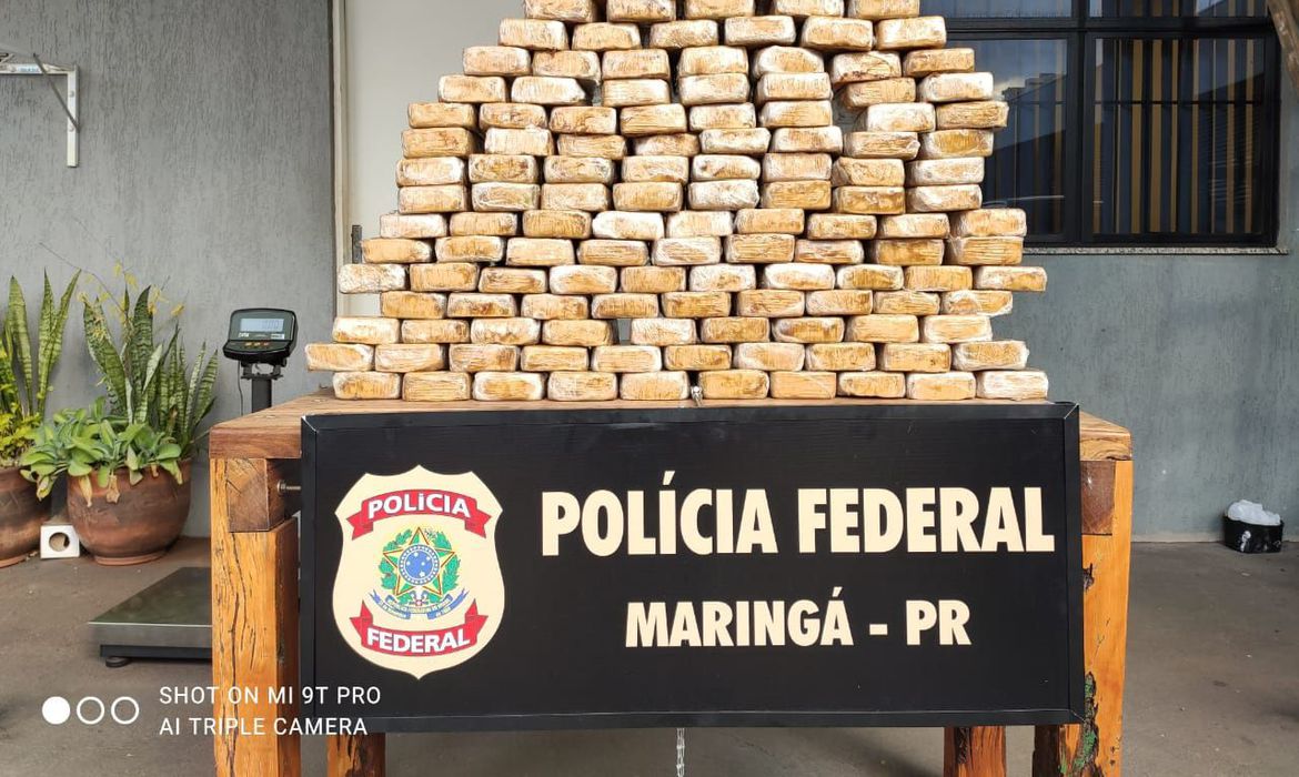 Polícia Federal faz apreensão de 154 kg de crack em caminhão
