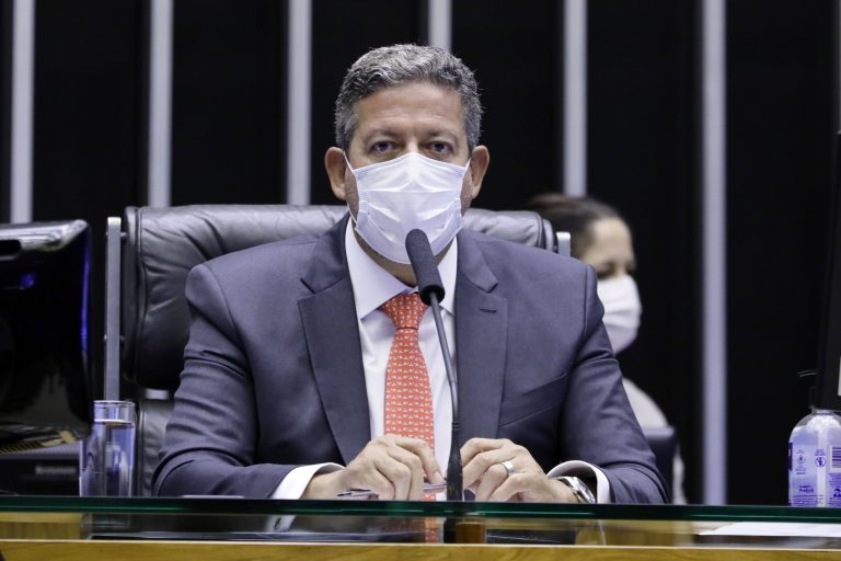 Lira diz que chamará governadores para formular orçamento e medidas emergenciais