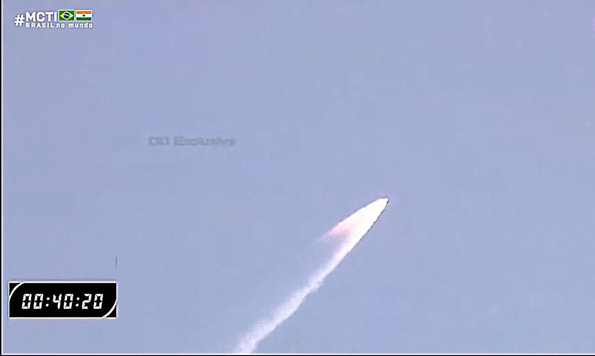 Primeiro satélite 100% brasileiro é lançado com sucesso na Índia