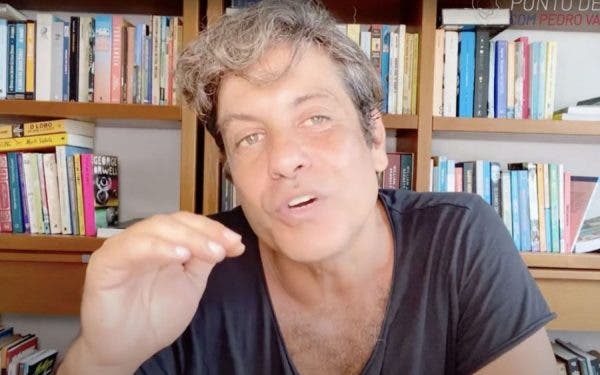 Ex-diretor da Globo se demite e diz que não quer sair 'direto para o cemitério'