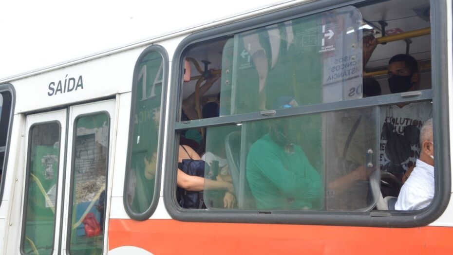 Passageiros apontam aglomerações nos ônibus de Natal e pedem aumento da frota